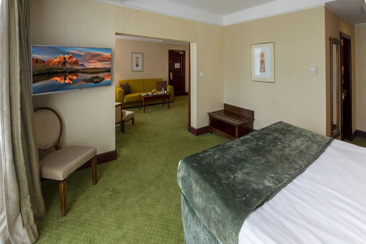 Hotel Hp Tower One Brasov ซาเชเล ภายนอก รูปภาพ