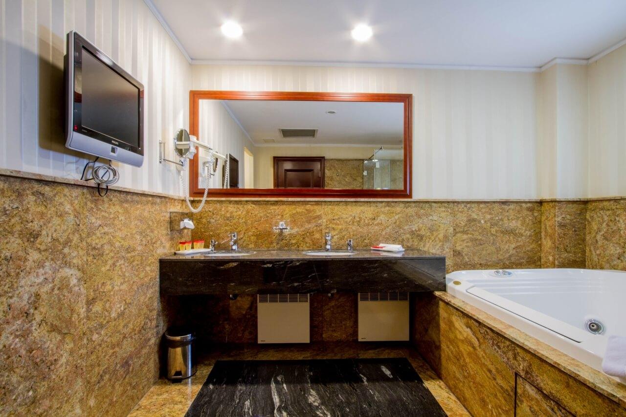 Hotel Hp Tower One Brasov ซาเชเล ภายนอก รูปภาพ